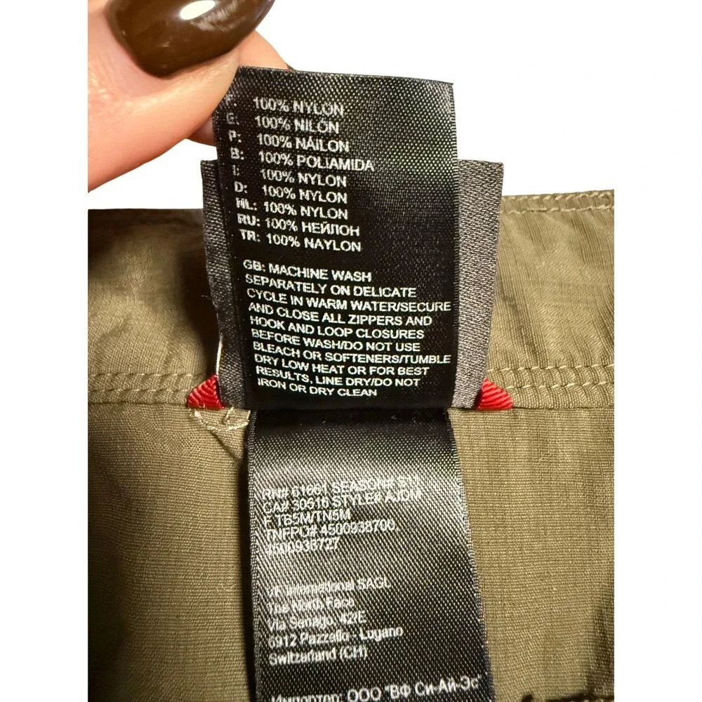 The North Face Mens Olive Green Nylon Cargo Hiking Shorts XL